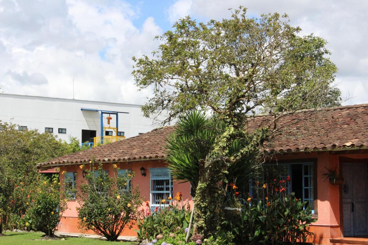 Ecohotel La Masia Llanogrande  Экстерьер фото